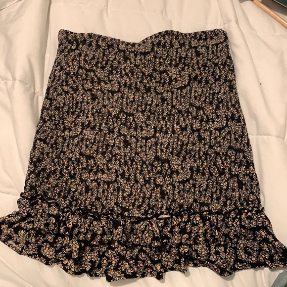 American Eagle Floral skirt - Picture 1 of 1